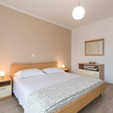 Laura Krk Апартаменты *